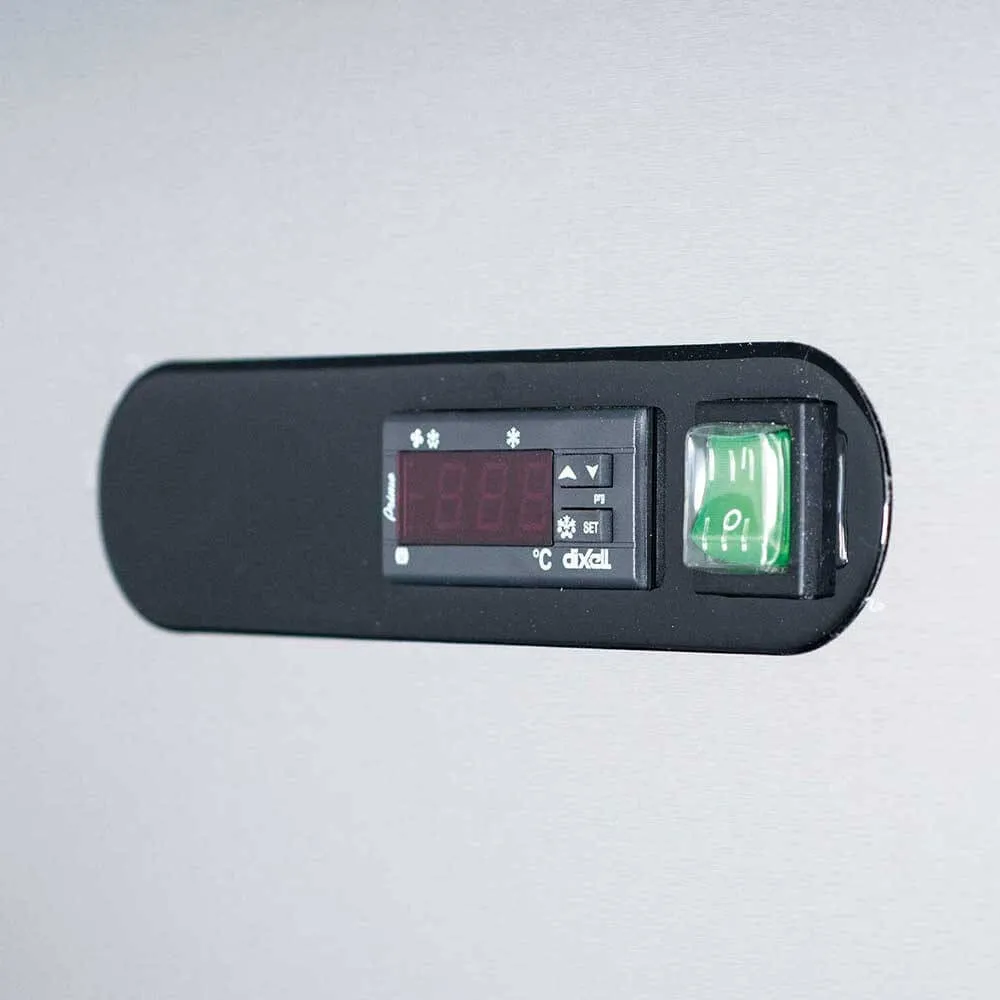 RÉFRIGÉRATEUR À ROULETTES D2