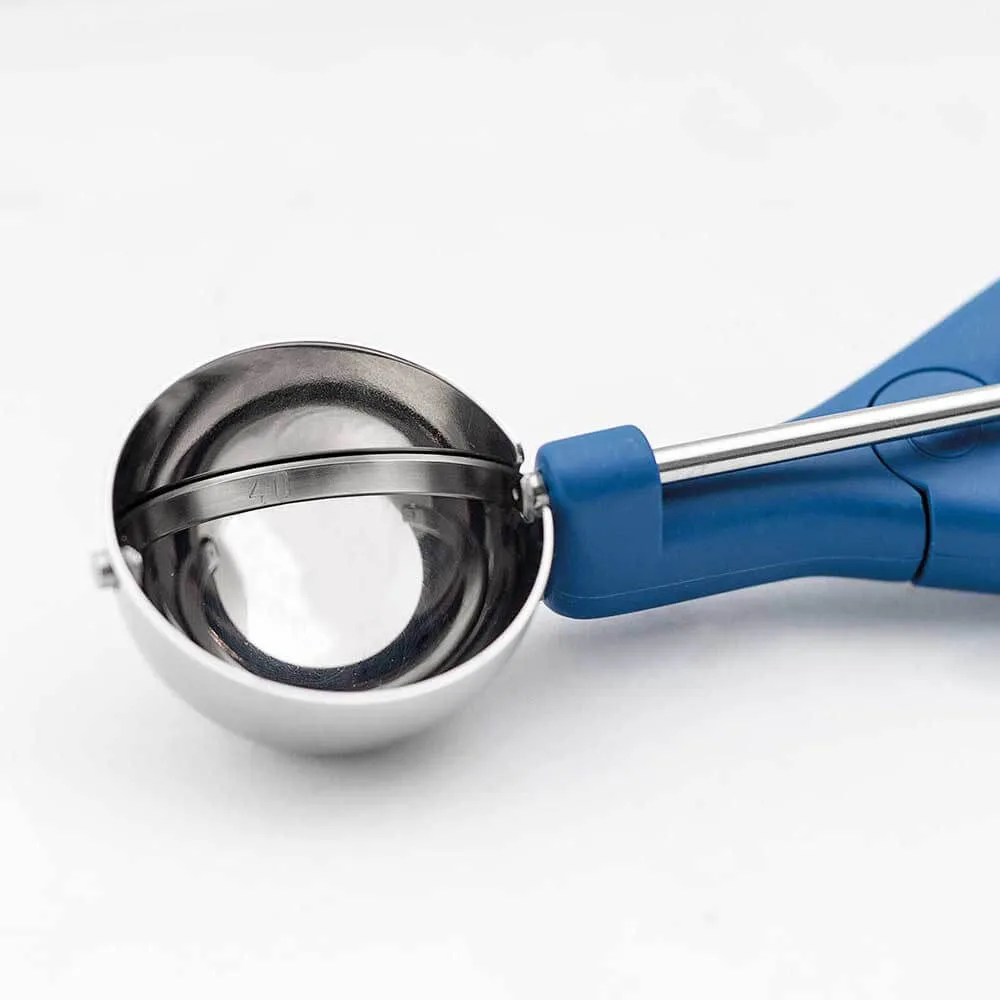 Cuillère à glace en acier avec manche en plastique 1/40