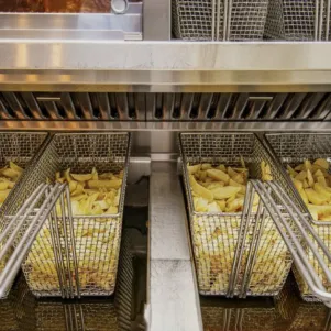 Nos friteuses donneront à vos produits une belle couleur dorée.