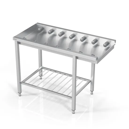 Table avec une petite grille et petits rouleaux