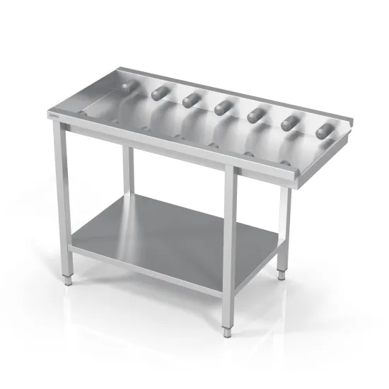 Table avec étagère et petite rouleaux